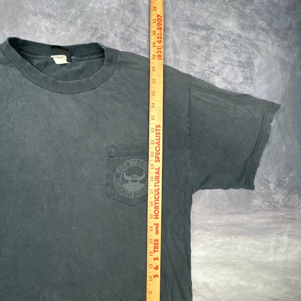 Vintage Toy Machine Bloodsucking Skateboard Co Pocket T-Shirt Faded Black Y2K - Picture 8 of 9